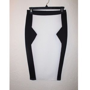 NWOT Material Girl Black n white pencil skirt